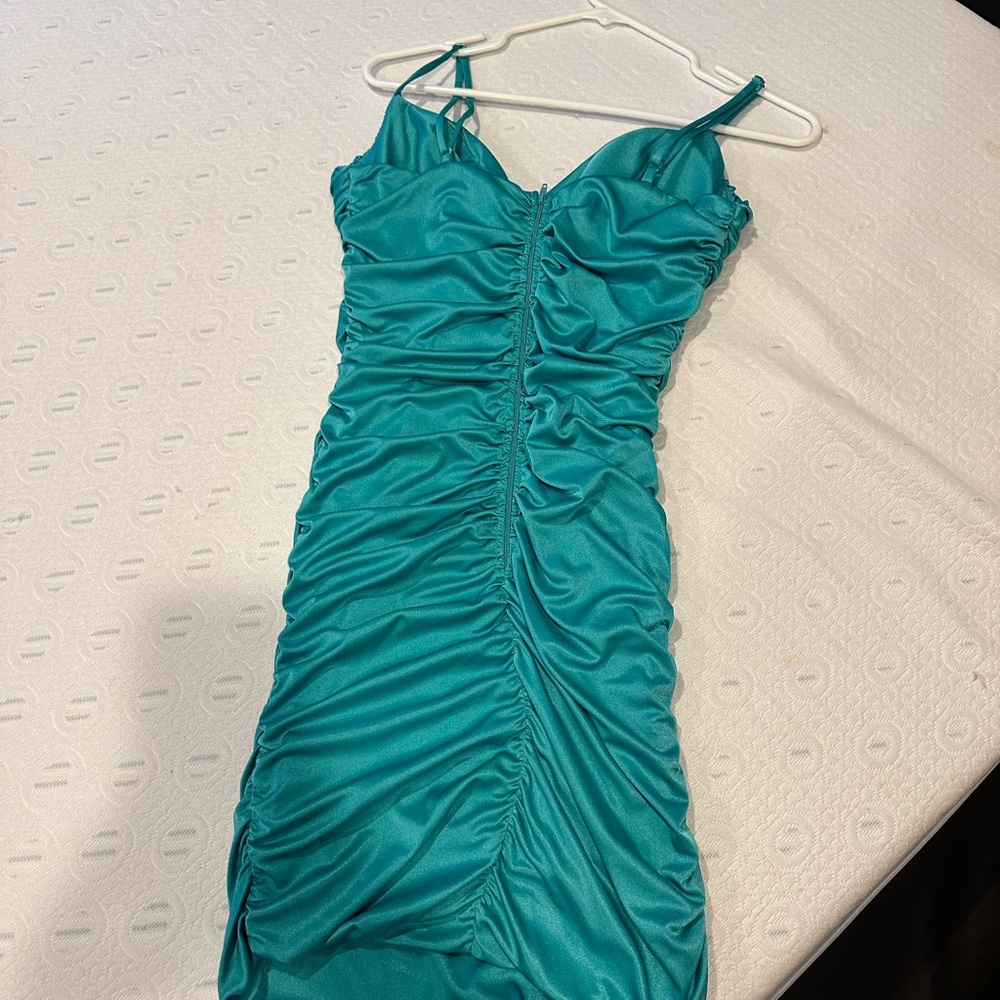 Women’s pretty ruched teal dress size medium but fits xs and small